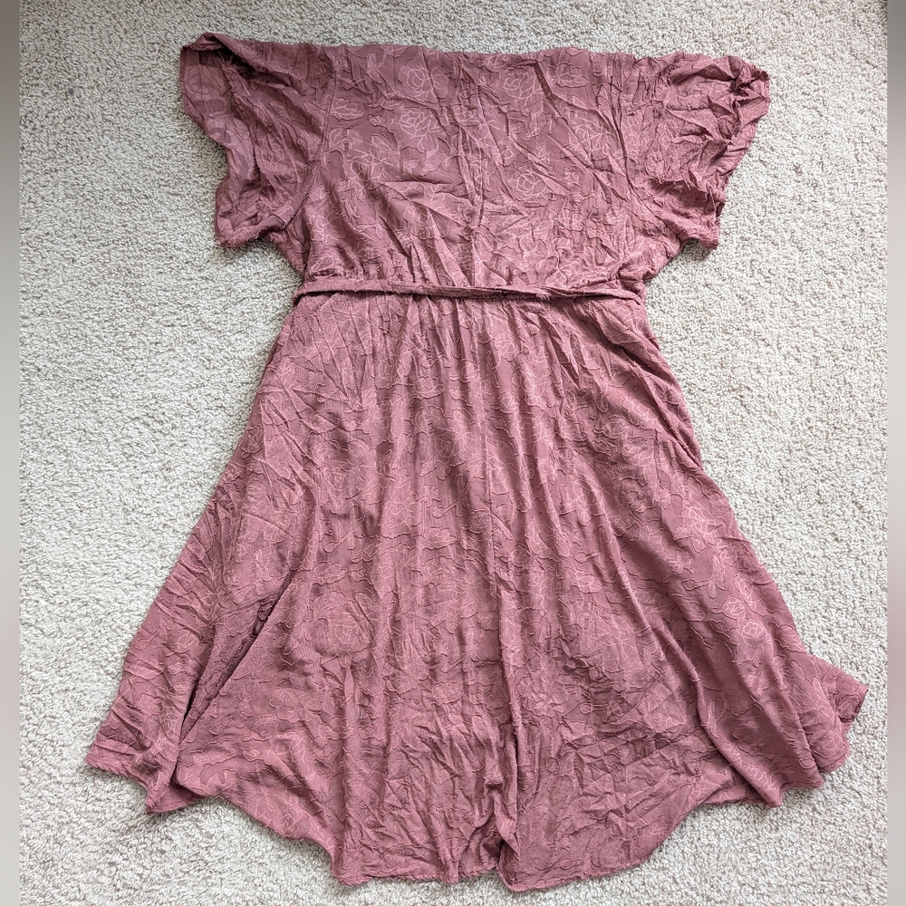 Torrid Pink Floral Burnout Jacquard Wrap Midi Dress Size 3 - Picture 7 of 16